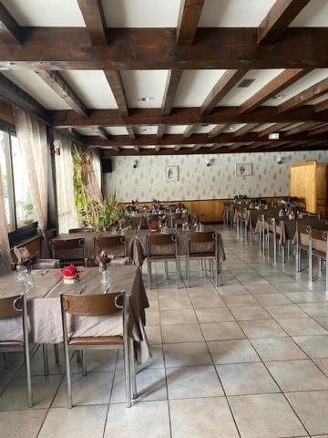 Hotel Restaurant De La Poste Saint-Colomban-des-Villards Exterior foto